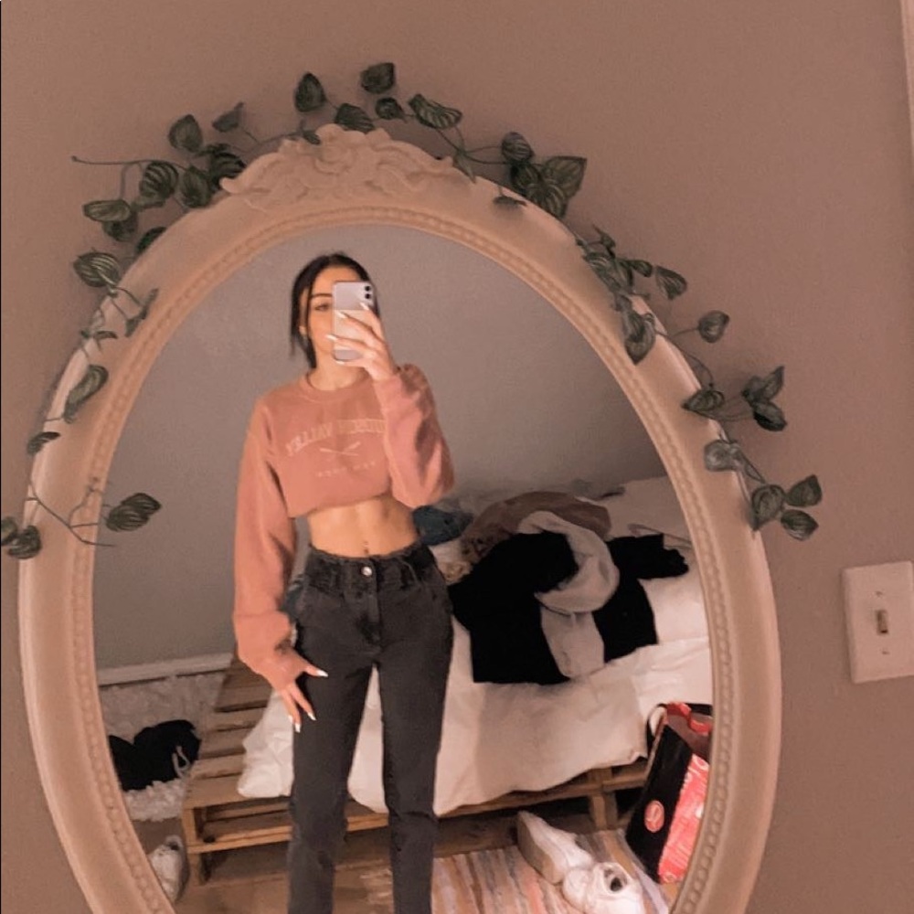 Cropped sweater, super cute